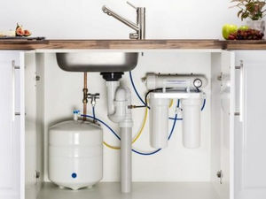 Установка комбинированного смесителя (фото для примера)