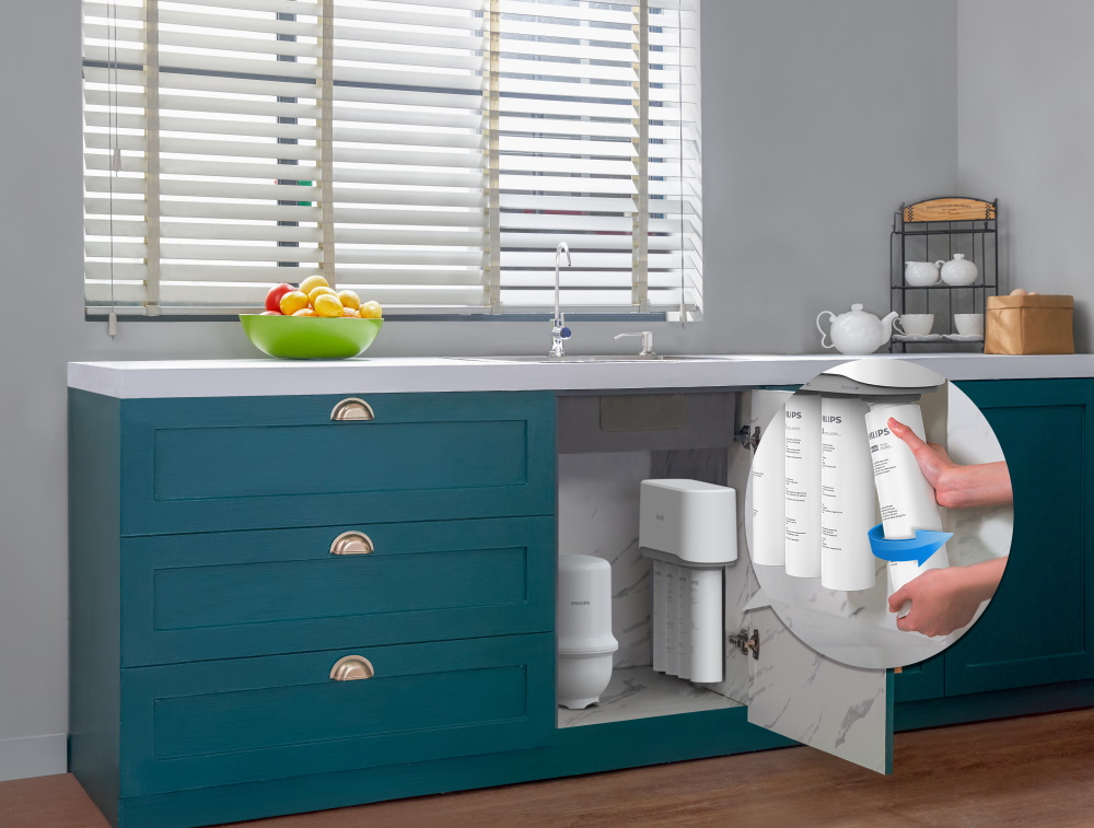 Вариант расположения системы обратного осмоса PHILIPS AUT3268/10 в кухонном шкафу