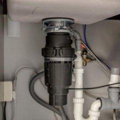 Установка измельчителя пищевых отходов. (фото для примера)